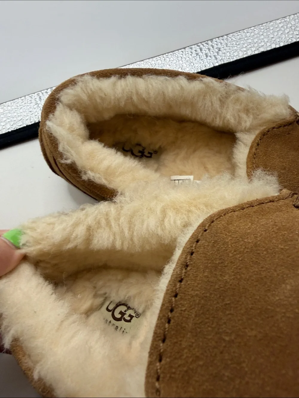 UGG Kids Ascot Sheepskin Slippers - Unisex US Size 4 Indoor - Cozy Comfort